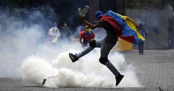 La Nación / Paraguay condena violación de derechos humanos en Venezuela