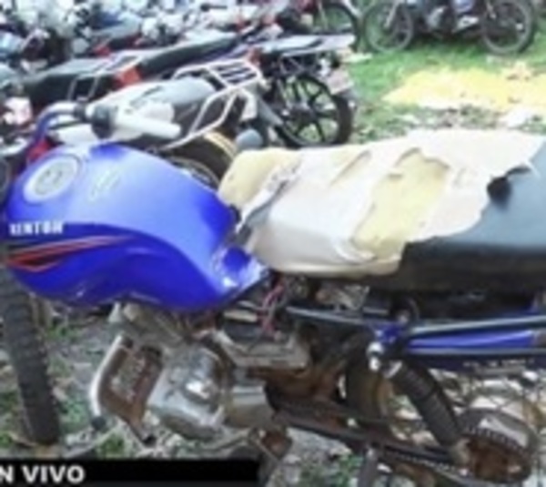 Presuntos motoasaltantes protagonizan accidente - Paraguay.com