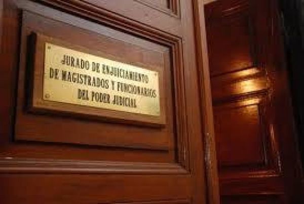 Abogado denuncia que continúa esquema de coacción en Jurado de Enjuiciamiento