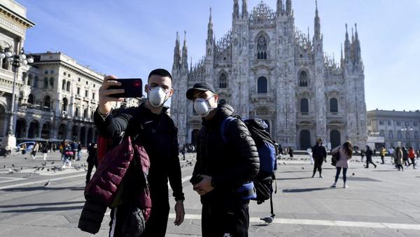 Italia registró el mayor número de casos diarios desde la reapertura, a horas del referéndum