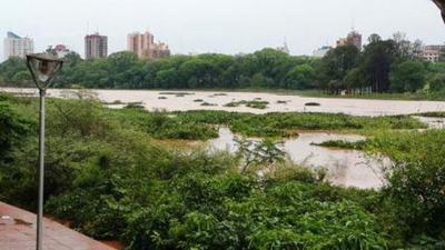 Desbordo el Lago de la República y arroyo Amambay CDE