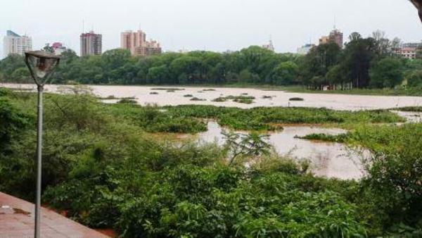 Desbordo el Lago de la República y arroyo Amambay CDE