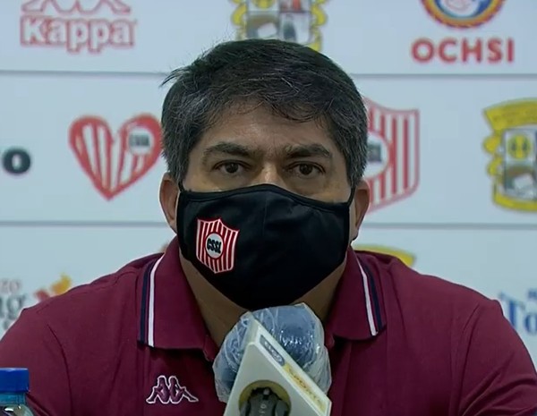 Roberto Torres valora el triunfo en su estreno rayadito