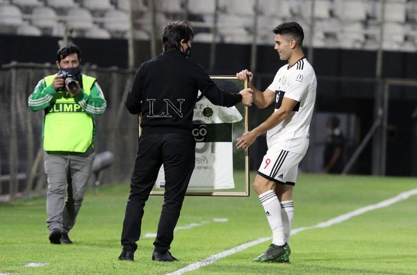 Brian Montenegro llegó a su partido 100 con Olimpia