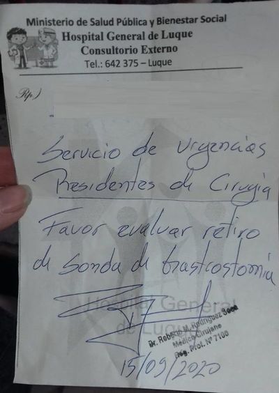 Paciente con sonda de gastrostomía denuncia que deambula en hospital - Nacionales - ABC Color
