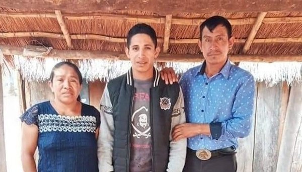 Crónica / Adelio Mendoza volvió a casa con su gentekuéra