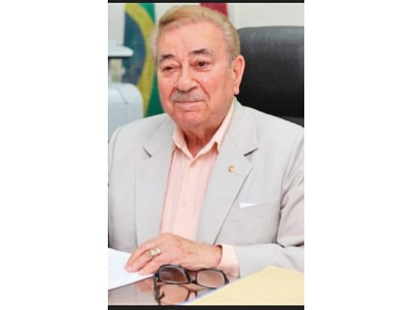 Falleció el escritor Efraín Enriquez Gamón