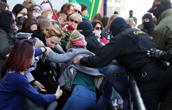 Centenares de opositoras detenidas en Bielorrusia - Mundo - ABC Color