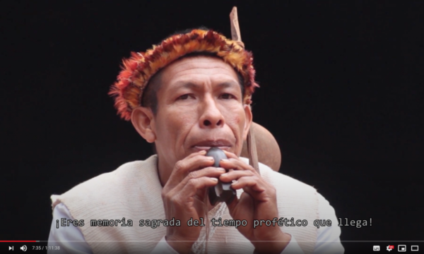 «Portar nuestra corona de plumas»