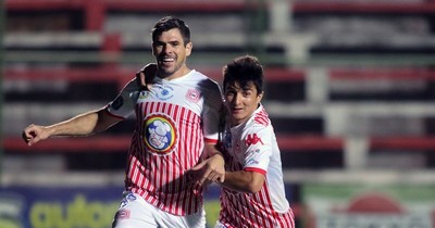 La Nación / Gran triunfo santo