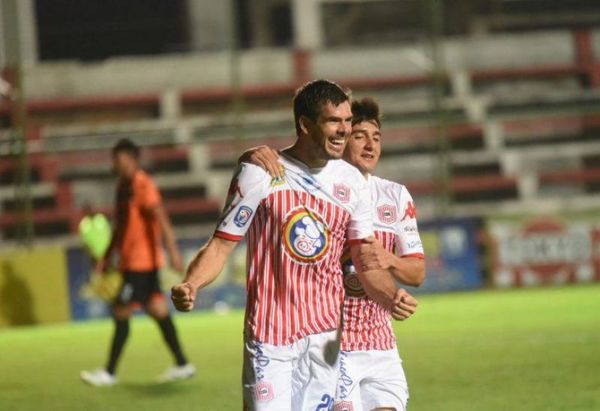 San Lorenzo vuelve a sonreír de la mano del Tiburón Torres