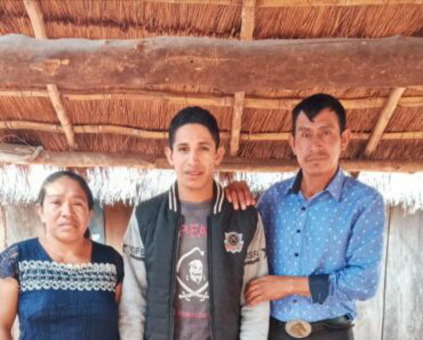 Adelio Mendoza dijo que dos nativos estaban entre sus secuestradores