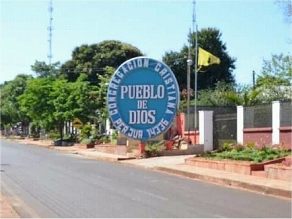 Corren a huevazos a hijo del líder del “Pueblo de Dios” acusado de abuso sexual a una menor - ADN Paraguayo