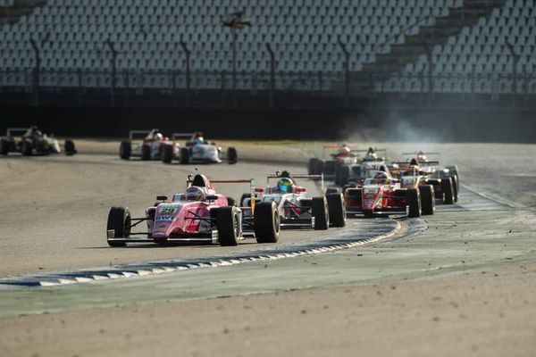 Choque, bandera roja y penalización: Duerksen y una carrera para el olvido - Automovilismo - ABC Color