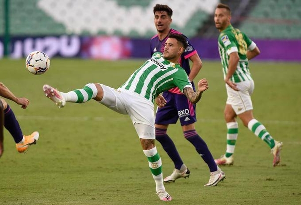 HOY / El Betis de Tony pelea por el liderato en España