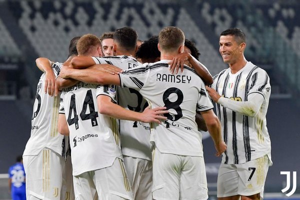 Pirlo debuta en la Juventus con goleada ante la Sampdoria