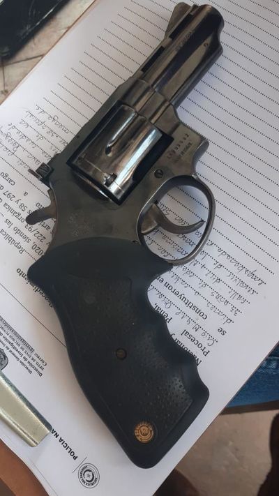 Apareció la que sería el arma utilizada en el caso de asesinato de empresario - Nacionales - ABC Color