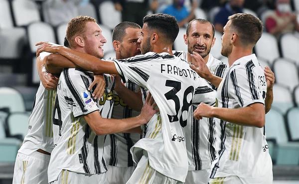 La Juventus de Pirlo arranca la temporada con goleada