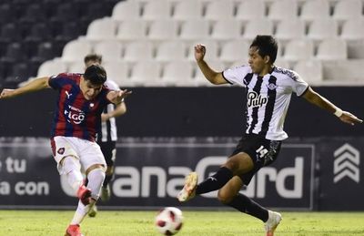 Postergados,  pero conformes  - Fútbol - ABC Color
