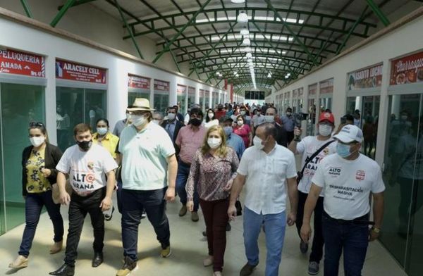 Gobernador insiste en descentralización