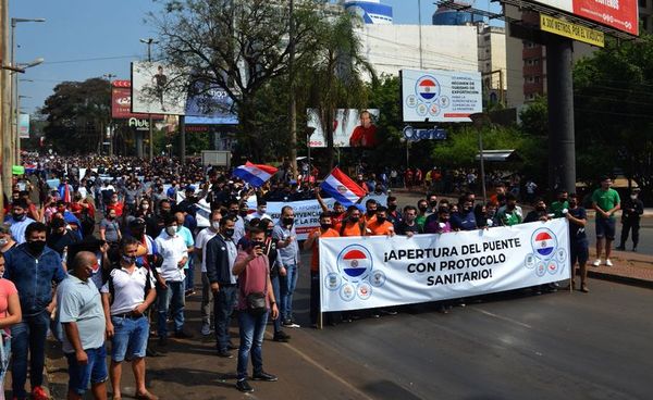 Recrudecerán reclamos para reabrir  Puente de la Amistad - Nacionales - ABC Color