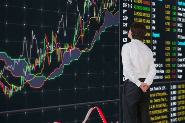 Derivados financieros: Una herramienta para mitigar riesgos y estimar precios - MarketData