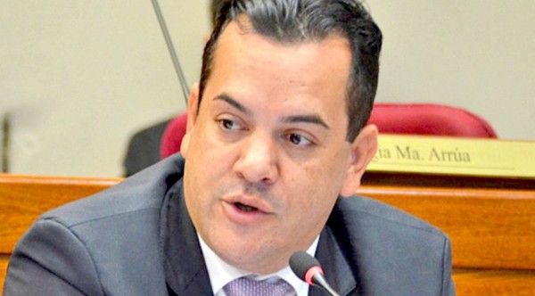 Fiscalía tiene a Friedmann bajo sospecha de enriquecimiento ilícito - Noticiero Paraguay