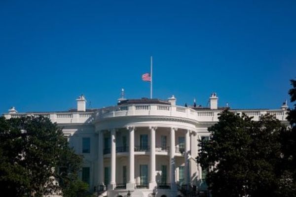 Detuvieron a una mujer sospechosa de haber enviado un paquete envenenado a Donald Trump