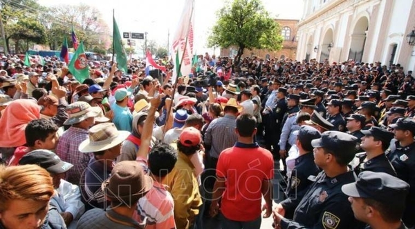 HOY / Campesinos se movilizarán la próxima semana y no descartan cierre de rutas