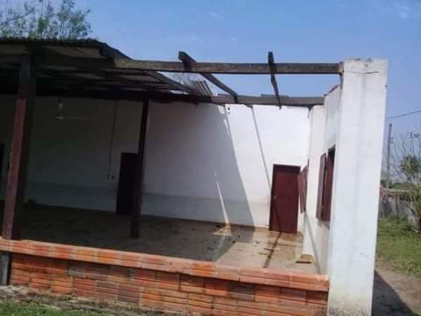 Fuerte temporal dejó daños materiales en Puerto Casado