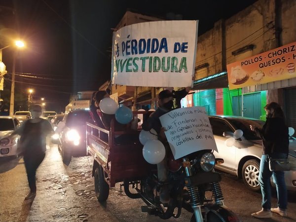 El clamor no cesa en Guairá: Exigen la expulsión de Friedmann del Senado - ADN Paraguayo