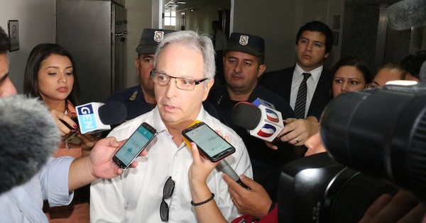 La Nación / Suspenden juicio oral y público de Justo Cárdenas, expresidente del Indert