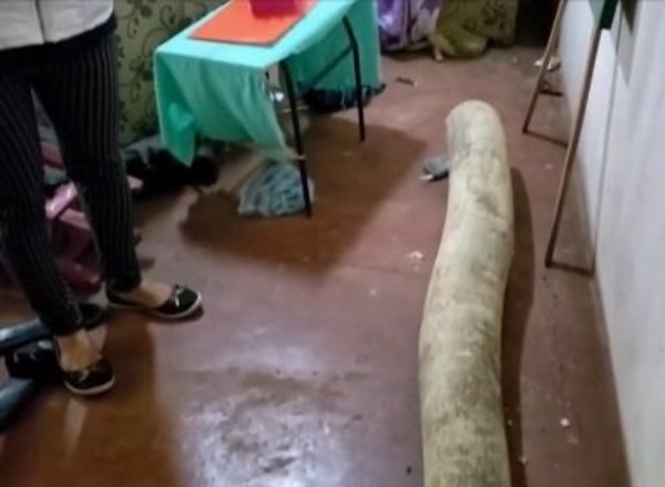 Crónica / (VIDEO) Un robo con toma de rehenes en Caaguazú