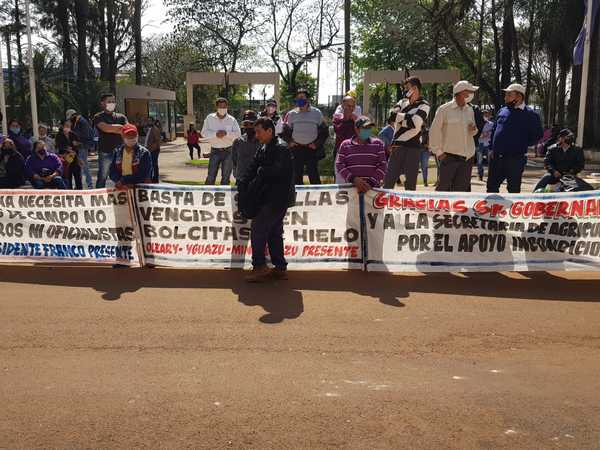 Labriegos exigen remoción del titular de la DEAG en Alto Paraná