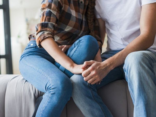 Debía aislarse por tener coronavirus pero le pillaron en casa de la novia