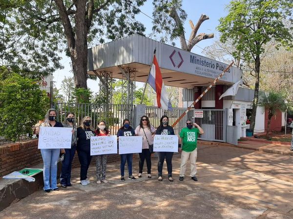 Víctimas exigen celeridad de investigación contra pastor denunciado por supuesto abuso sexual - ABC en el Este - ABC Color