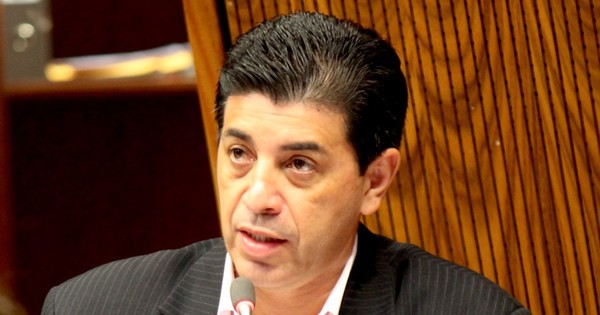 La Nación / Senado buscará reglamentar pérdida de investidura, asegura el senador Ríos