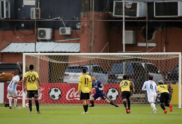 El reclamo de Sasá para los jugadores que simulan: 'Andamos muy mariconcitos'