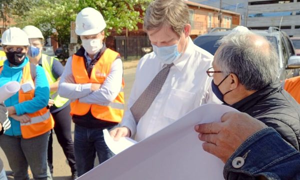 Obras en Fernando de la Mora con 50% de avance físico