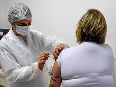 Una segunda voluntaria de la vacuna de Oxford desarrolló 'problemas neurológicos'