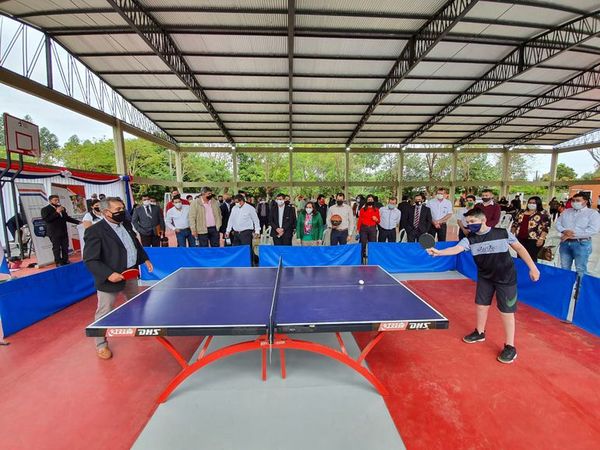 Inaugura cinco polideportivos en San Pedro - Polideportivo - ABC Color