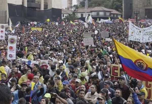 Se reactivan en Colombia protestas contra excesos policiales