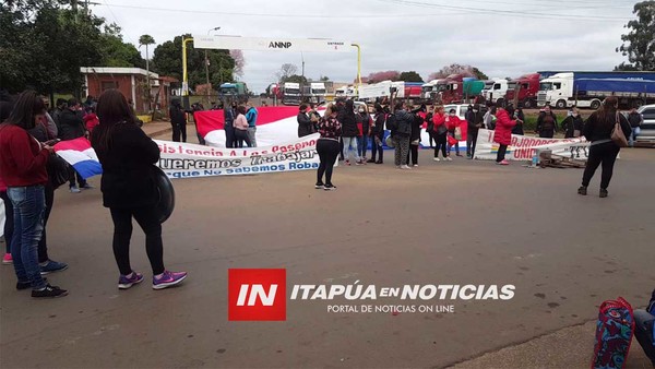 SE HACEN PASAR POR GESTORES PARA ESTAFAR A TRABAJADORES DE FRONTERA