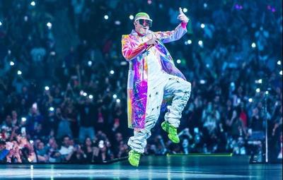 Bad Bunny sorprendió a la ciudad de Nueva York con su concierto sobre un camión