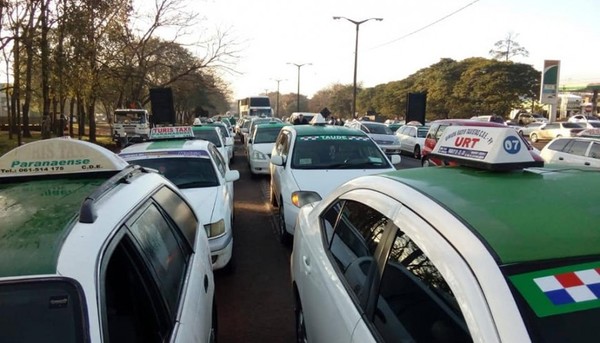 Ciudad del Este: Taxistas y otros rubros comerciales anuncian movilización para este martes » Ñanduti