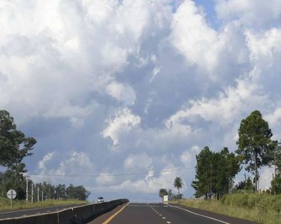 Clima frío a cálido y cielo parcialmente nublado para este martes, según Meteorología