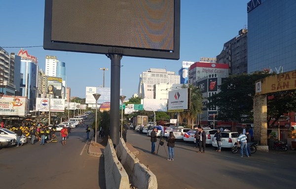 Piden apertura total del Puente de la Amistad: “Nos morimos de hambre o de Covid” - ADN Paraguayo