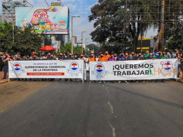 Protestas en ciudades fronterizas para reanudar comercio