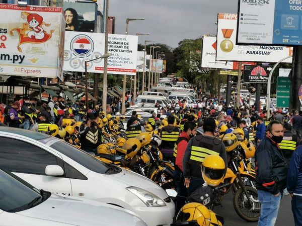 En busca de apertura total de frontera, copan las calles de CDE