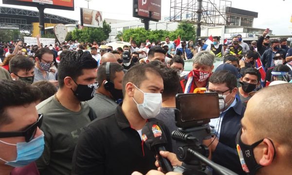 «La única salida es abrir las fronteras y trabajar»